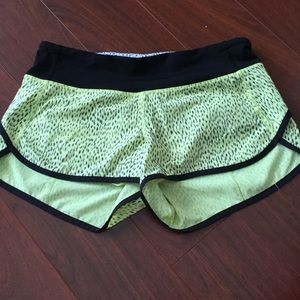 Yellow print lululemon speed shorts